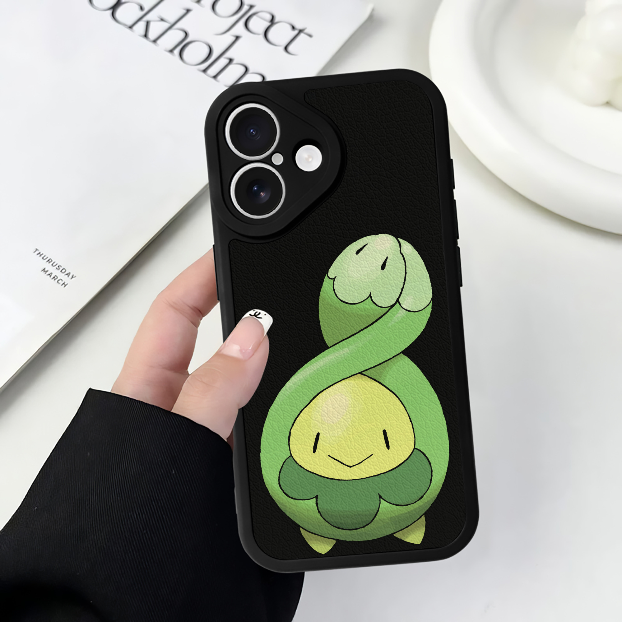 （画像用） ポケットモンスター Pokémon 【iPhone 16シリーズ対応】シリコンスマホケース（レザー調） 材質：シリコン